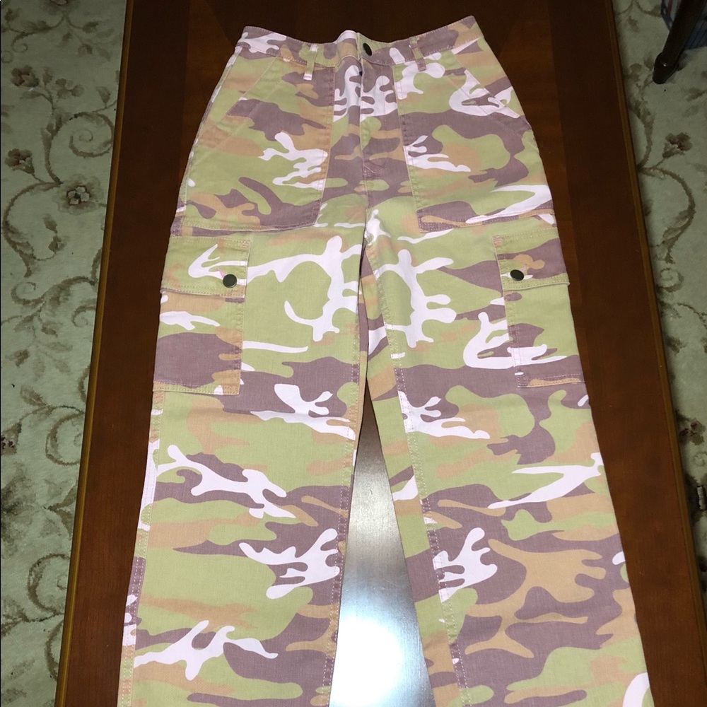 Hollister Ultra High Rise Mom Jeans Pink Army Camo